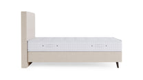 Boxspringbett Prestige von Bruno – in Glory Soft Beige, Opus-Kopfteil, Füße aus Espresso-Buche