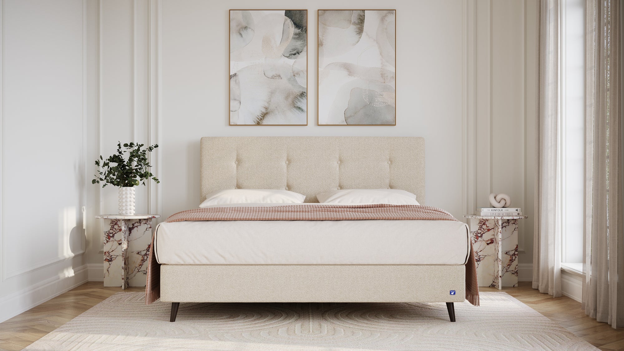 Boxspringbett Prestige von Bruno – in Glory Soft Beige, Opus-Kopfteil, Füße aus Espresso-Buche