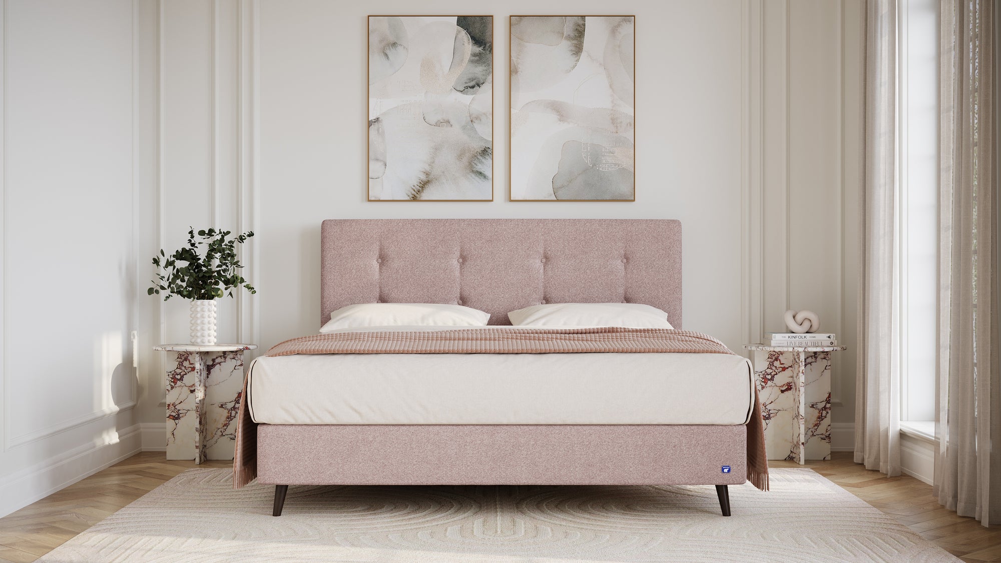 Boxspringbett Prestige von Bruno – in Glory Blush, Opus-Kopfteil, Füße aus Espresso-Buche