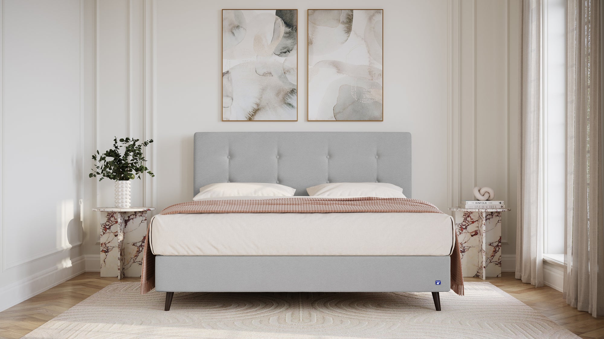 Boxspringbett Prestige von Bruno – in Hellgrau, Opus-Kopfteil, Füße aus Espresso-Buche