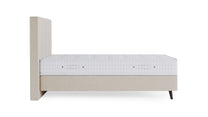 Boxspringbett Prestige von Bruno – in Glory Soft Beige, Vertica-Kopfteil, Füße aus Espresso-Buche