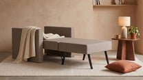 Ausgeklappter Schlafsessel in Glory Taupe