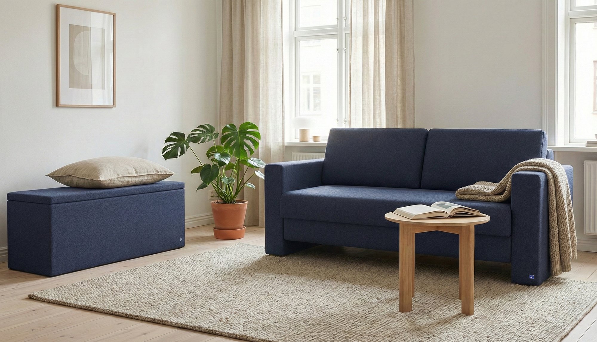 Schlafsofa von Bruno – in Blau, Kubus-Armlehnen